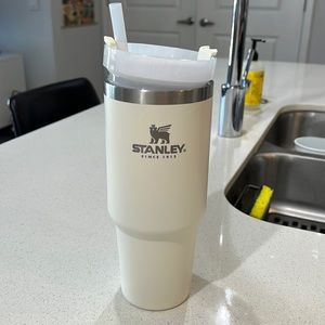 Stanley quencher 30oz